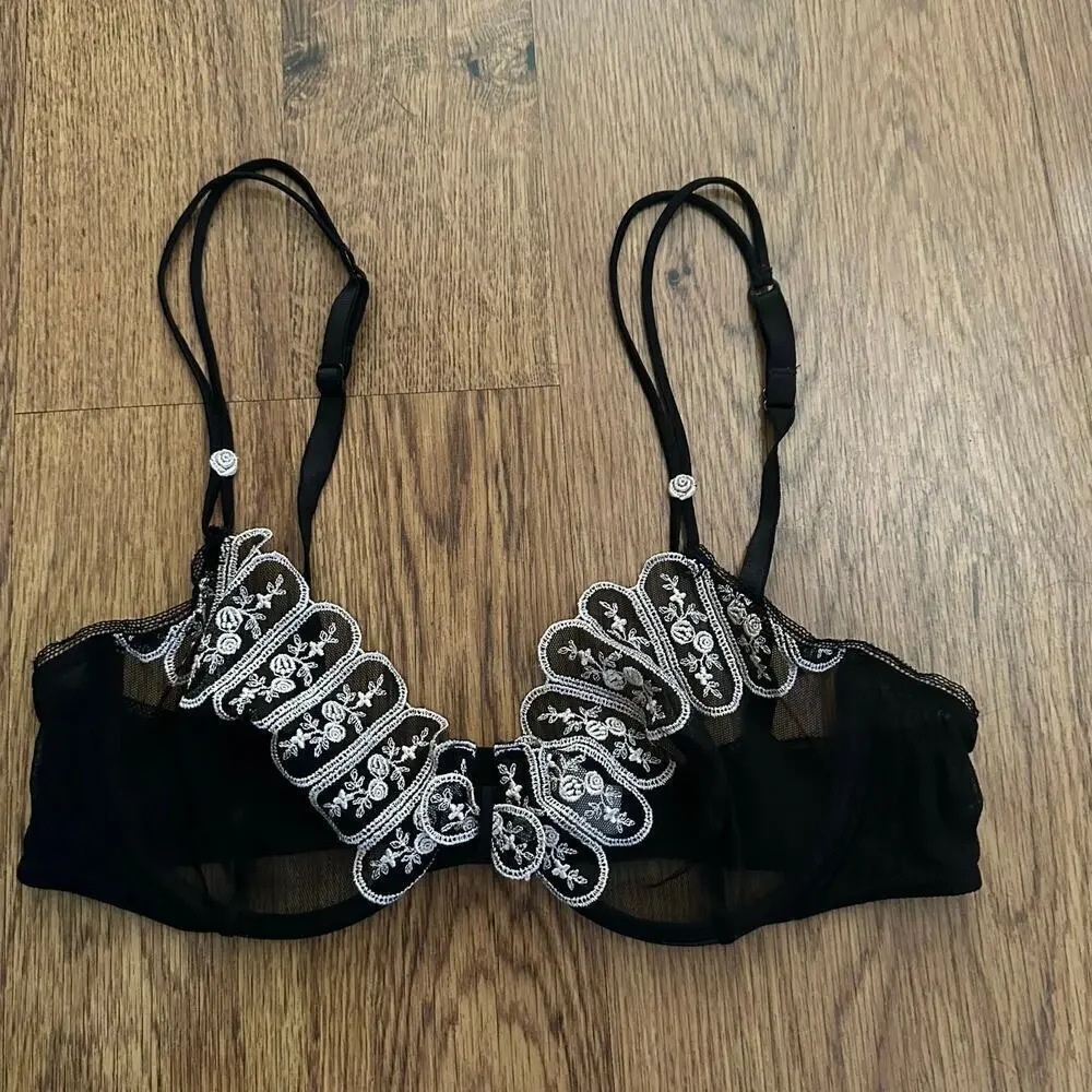 La Perla Black white lace sheer cup size 34C sexy underwear